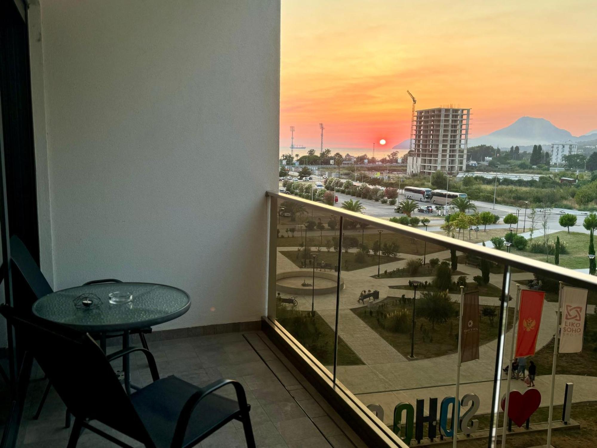 Suncoast Suites バール エクステリア 写真